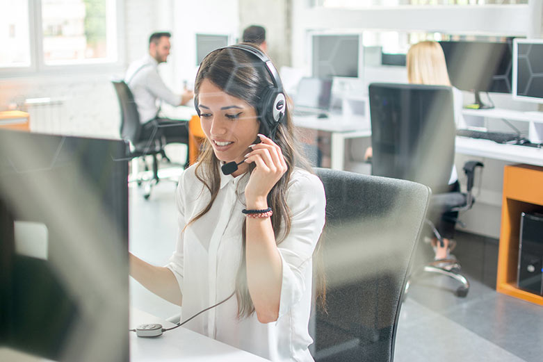 Asm Corporate Shutterstock 1102278104 Kontakt Service Hotline 781px